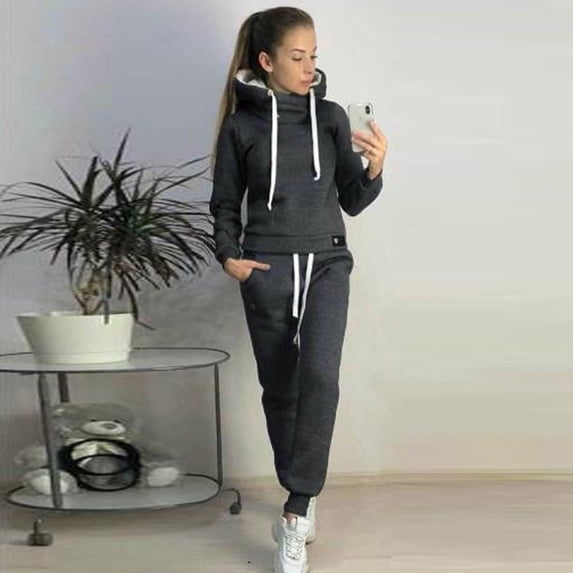Baqcunre Women's Two-Piece Fleece Fashion Casual Sports Hoodie and Sweatpant Set,Color Black,Size S-3XL