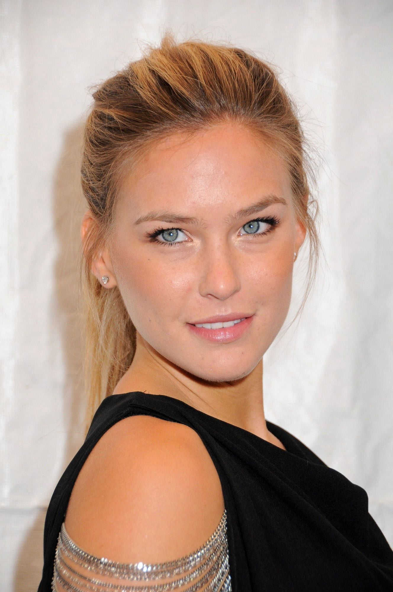 Bar Rafaeli In Attendance For Sports Illustrated 2010 Swimsuit Issue Launch Party Canvas Art - (16 x 20)