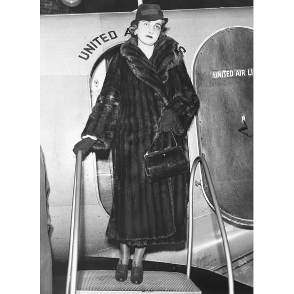 Barbara Hutton History (24 x 36)