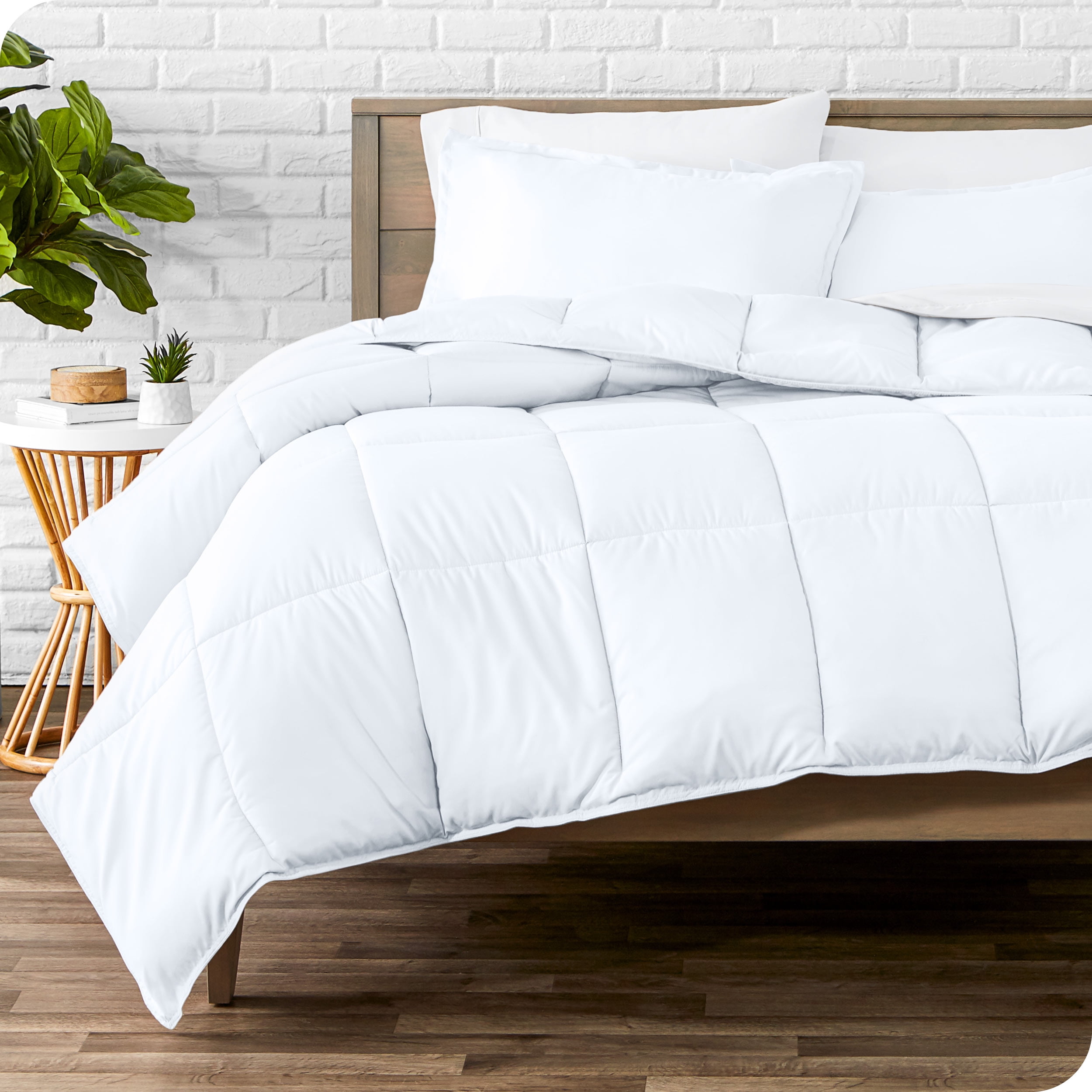 Full White Down Alternative Microfiber Comforter Set