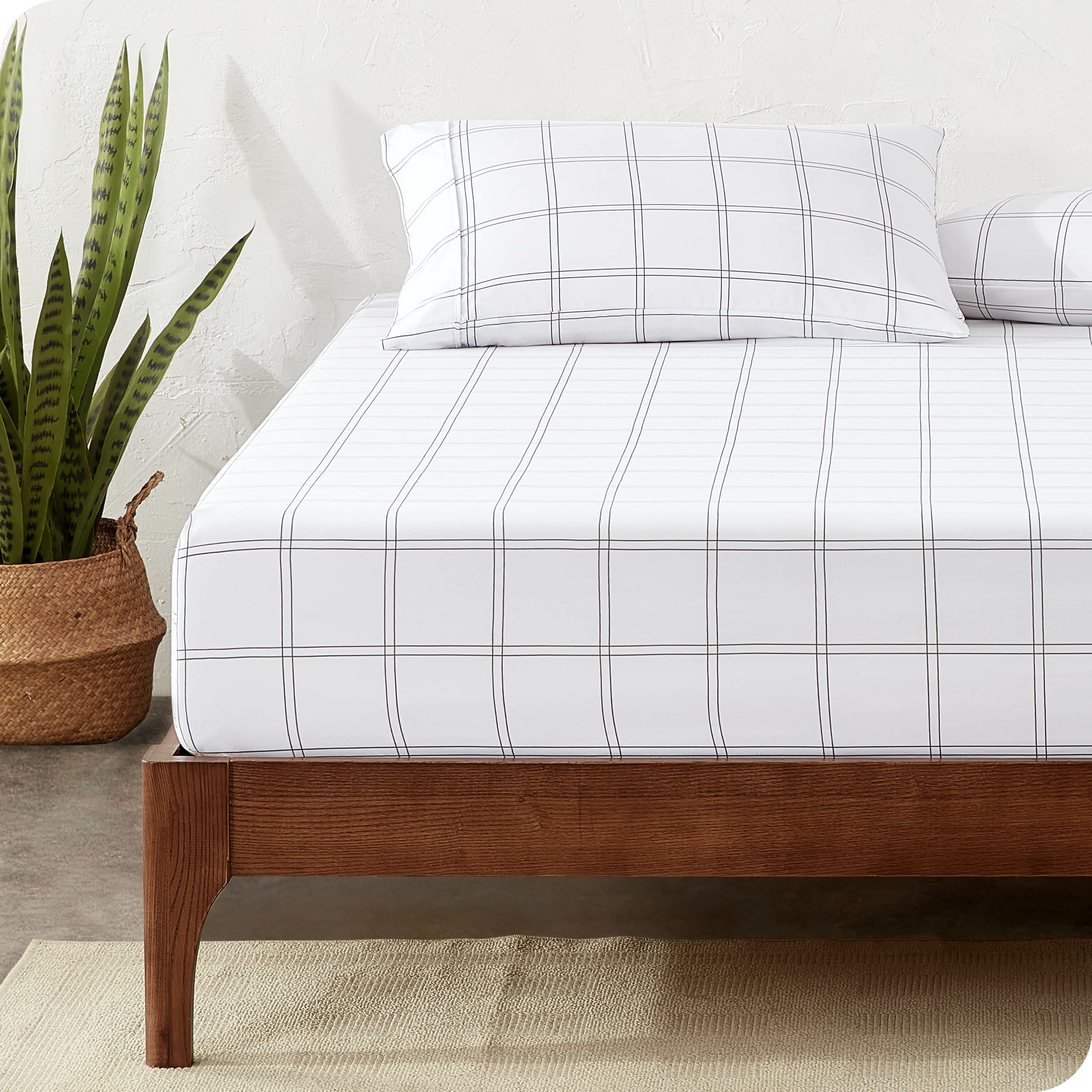 Queen White/Grey Microfiber Deep Pocket Plaid Fitted Sheet Set