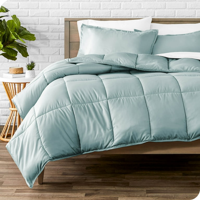 Light blue down alternative comforter discount