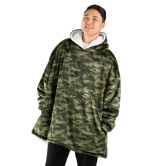 Bare Homey Plush Sherpa Wearable Blanket - Fluffy & Soft - Lightweight - Adult, Camo - Green