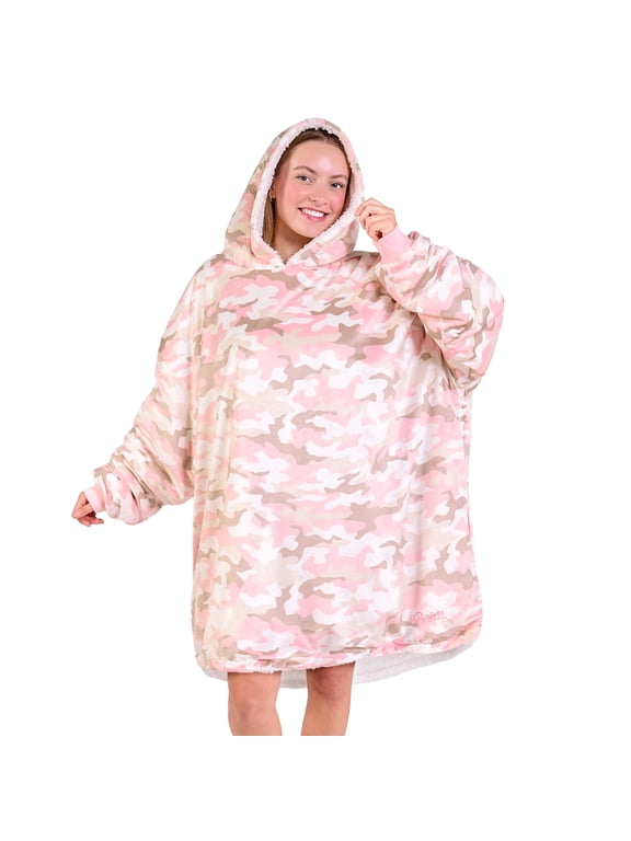 y Plush Sherpa Wearable Blanket - Fluffy & Soft - Lightweight - Adult, Camo - Pink