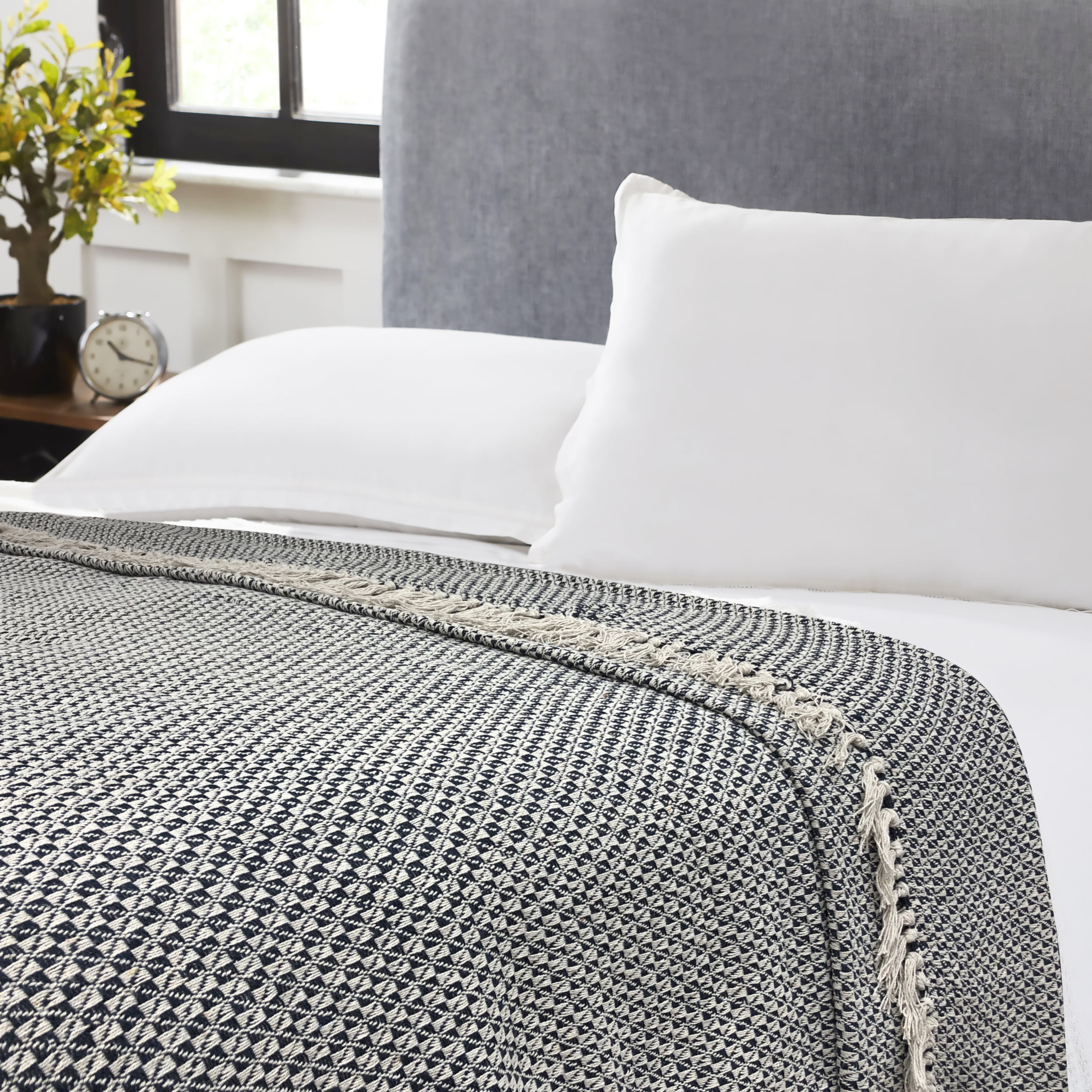 Barry Navy/White Cotton Blanket Full/Queen