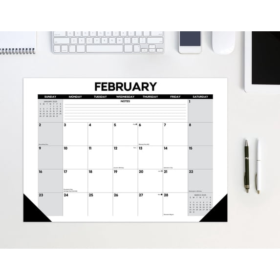 Basic 2025 17" x 12" Small Monthly Deskpad