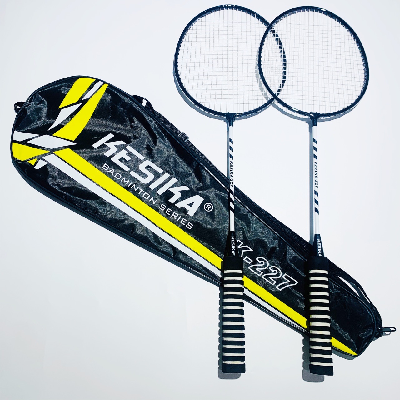 Baska K227 adult amateur primary offensive direct shot badminton brand