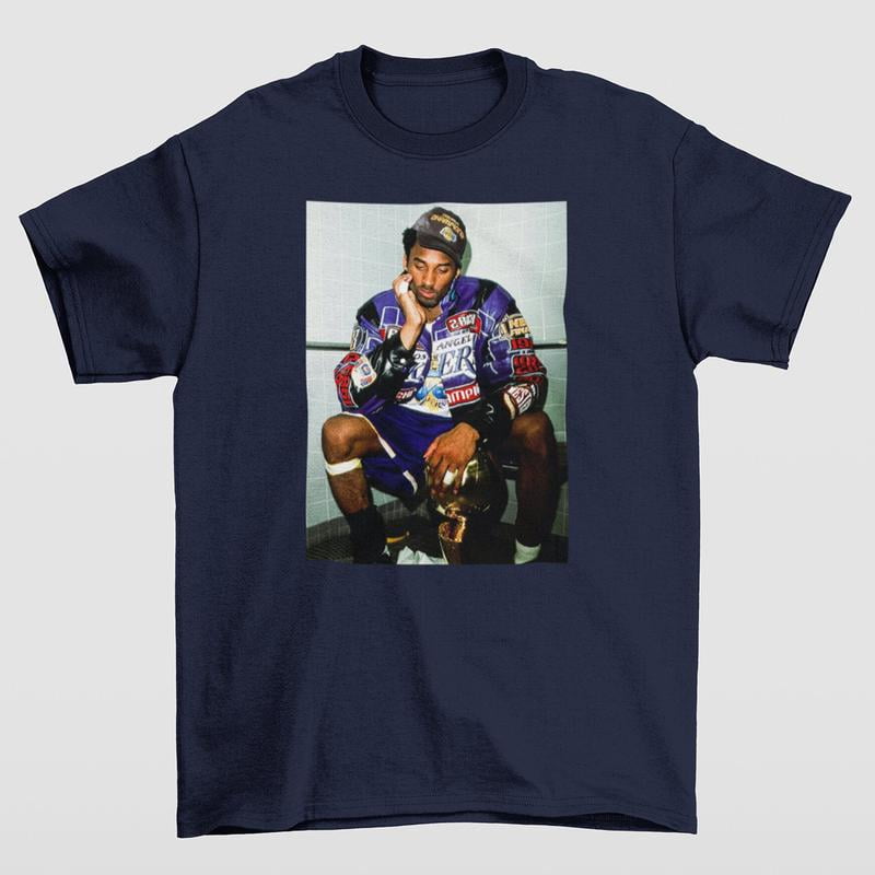 Basketball Player T. Vintage Basketball . 2001 Finals Championship