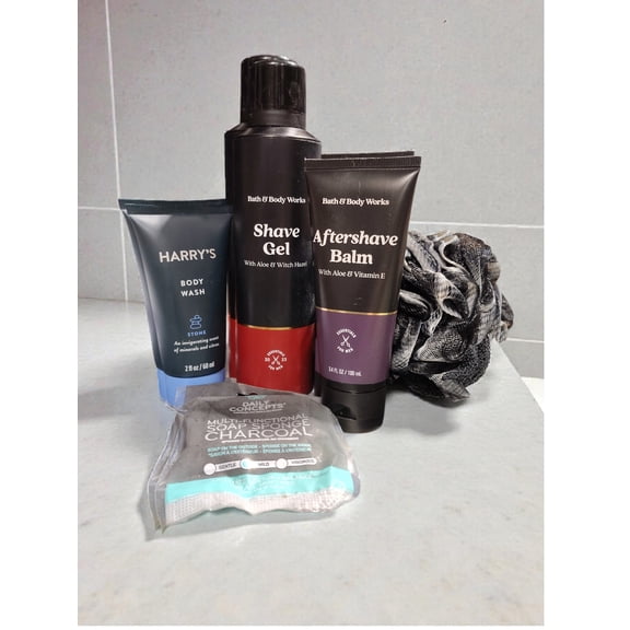 Bath & Body Works Essentials for Men's Essential Grooming/Shave Gift Set 7 Piece Set