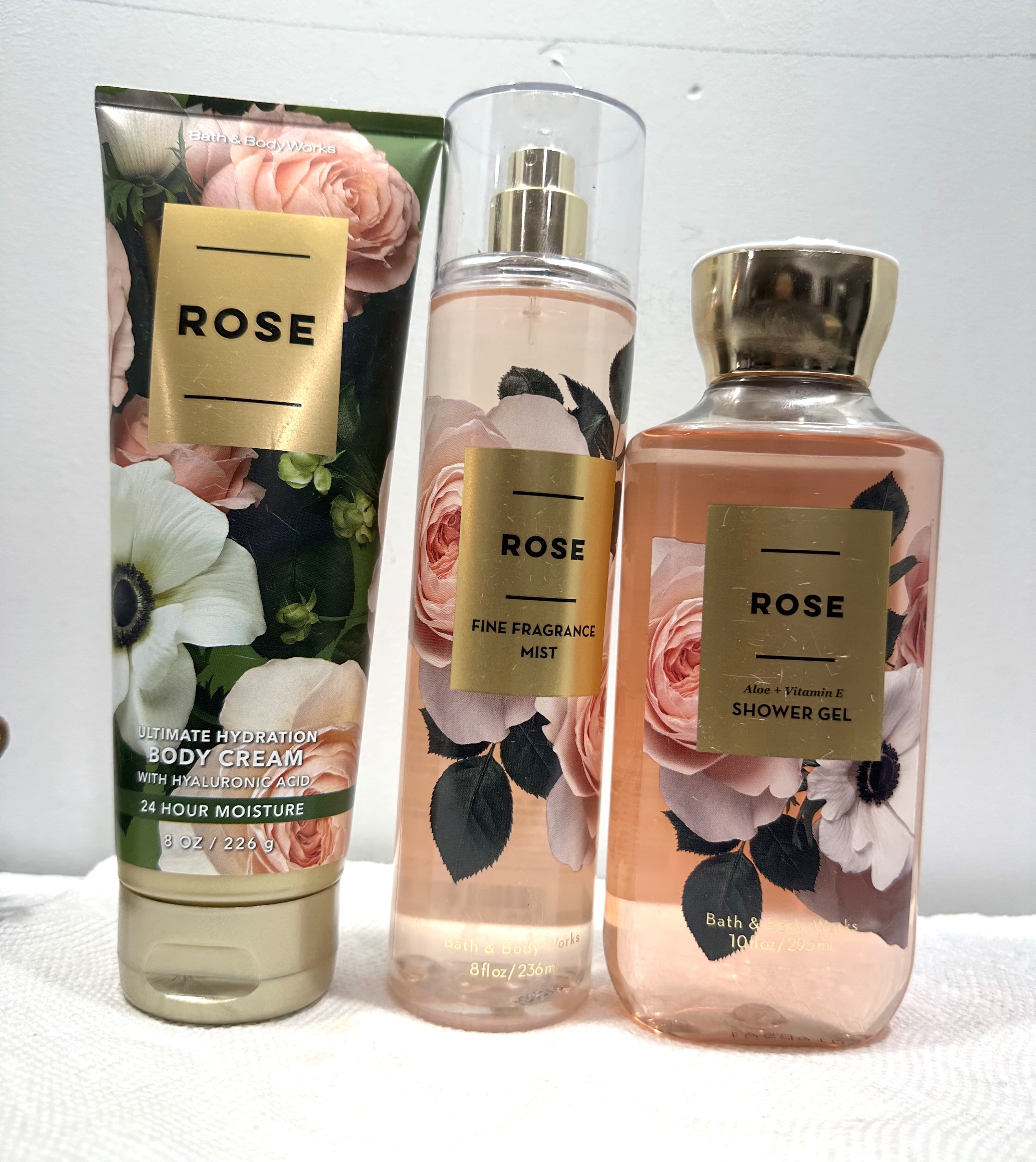 Bath & Body Works Rose Gift Set, Hydration Body Cream 8 oz, Mist 8