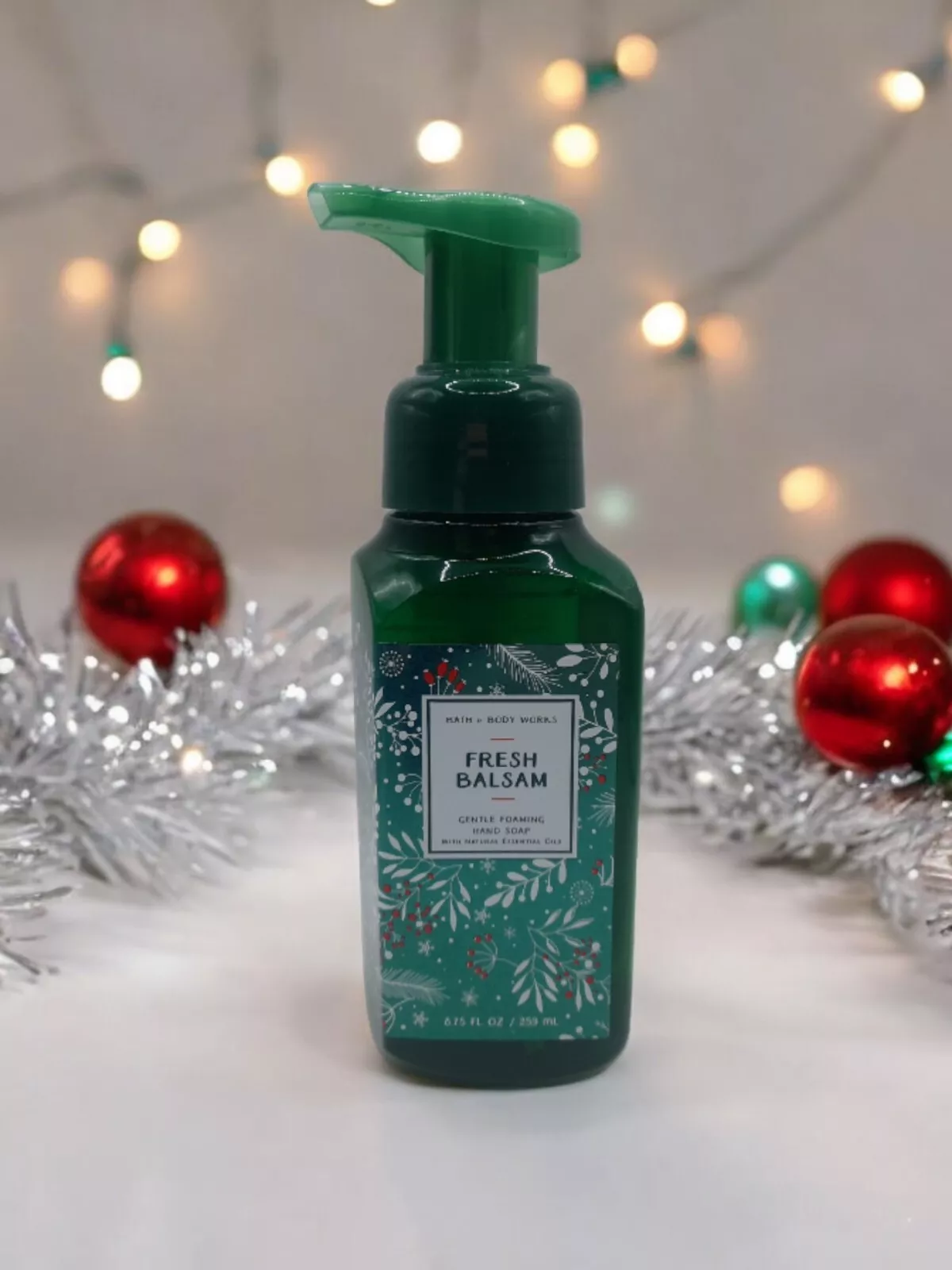 Bath and Body Works Fresh Balsam Gentle Foaming Hand Soap 8.75 Ounce Decorative Faceted Diamond Plate Green Bottle