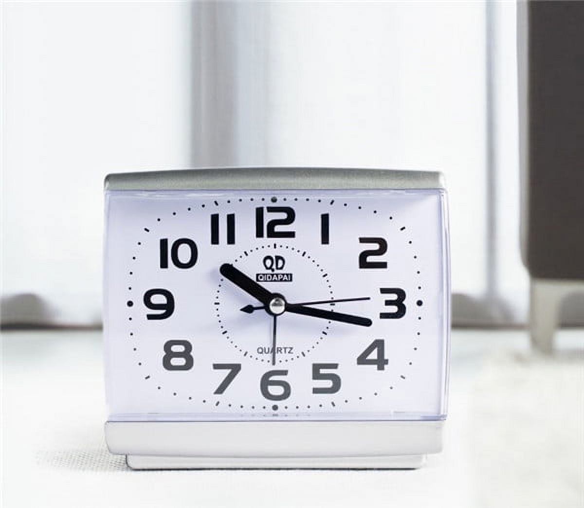 Batterypowered alarm clock Silent retro alarm clock without ticks, largedial alarm clock