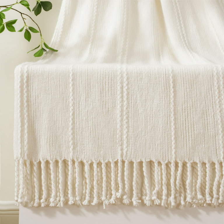 Melrose Fringed White Small Blanket Alonpi