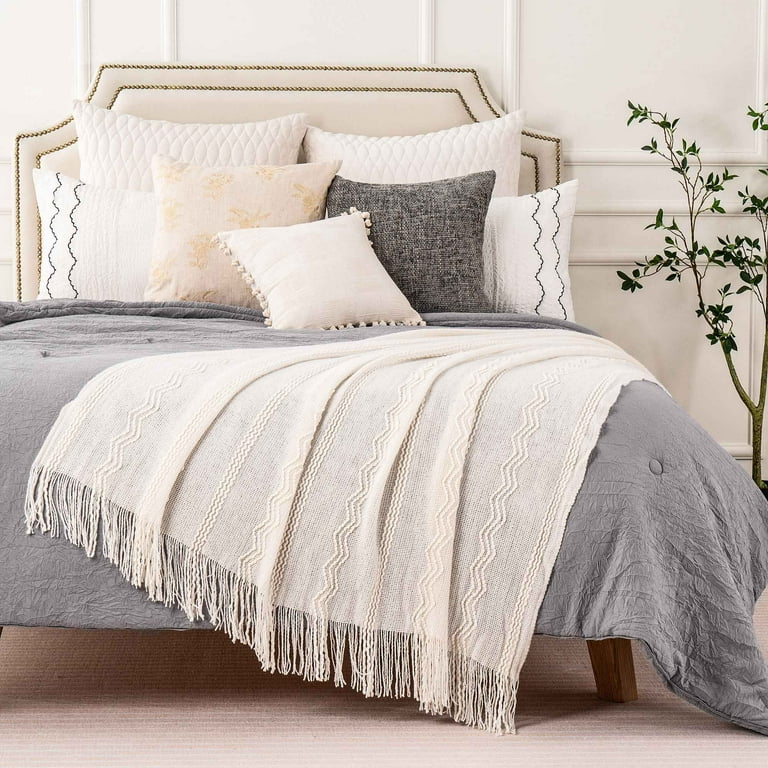 White tassel blanket hotsell