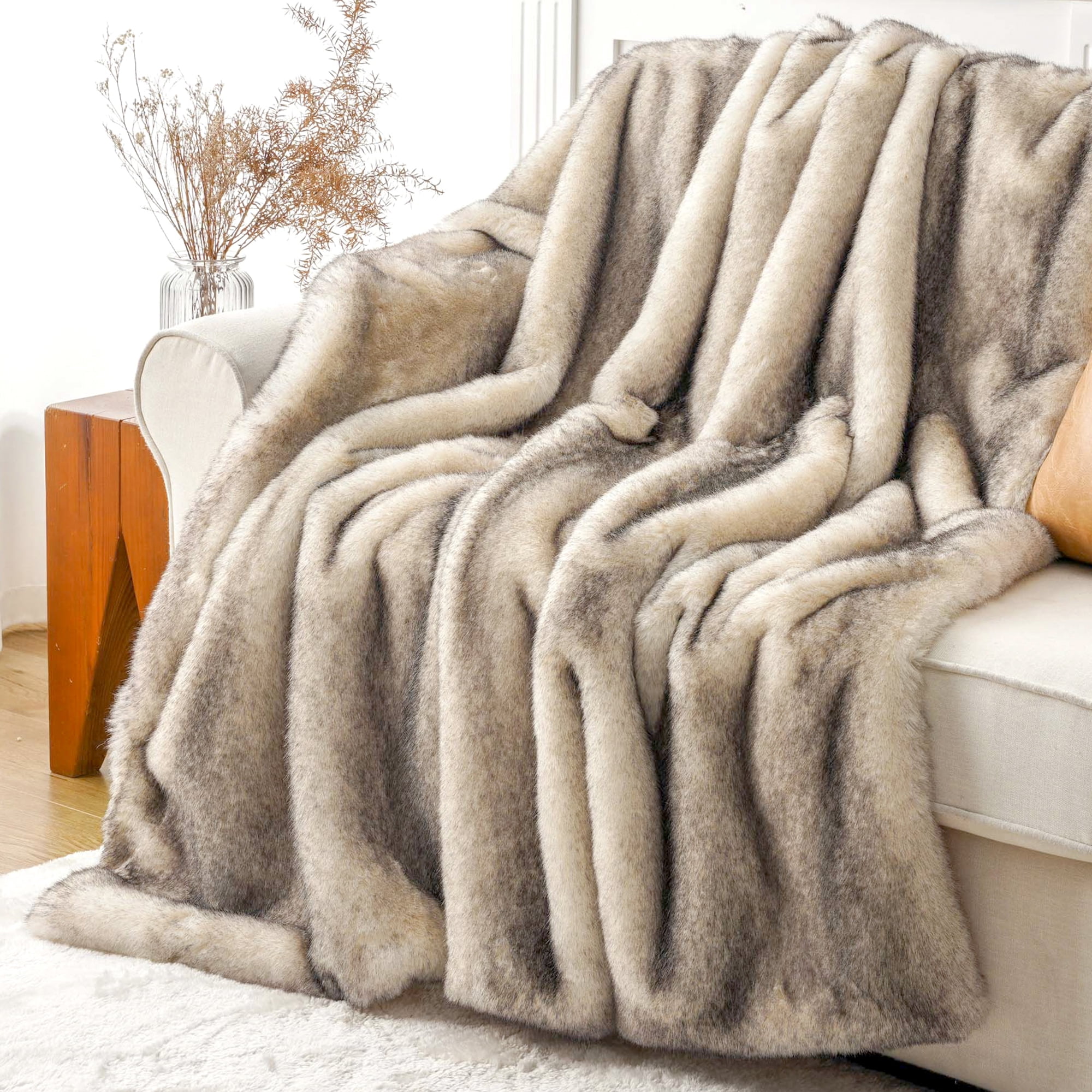 Battilo Luxury Striped Faux Fur Throw Blanket Large Mink Faux Fur Blankets and Throws for Couch sofa Bed Super Soft Warm Cozy Fuzzy Thick Faux Fur