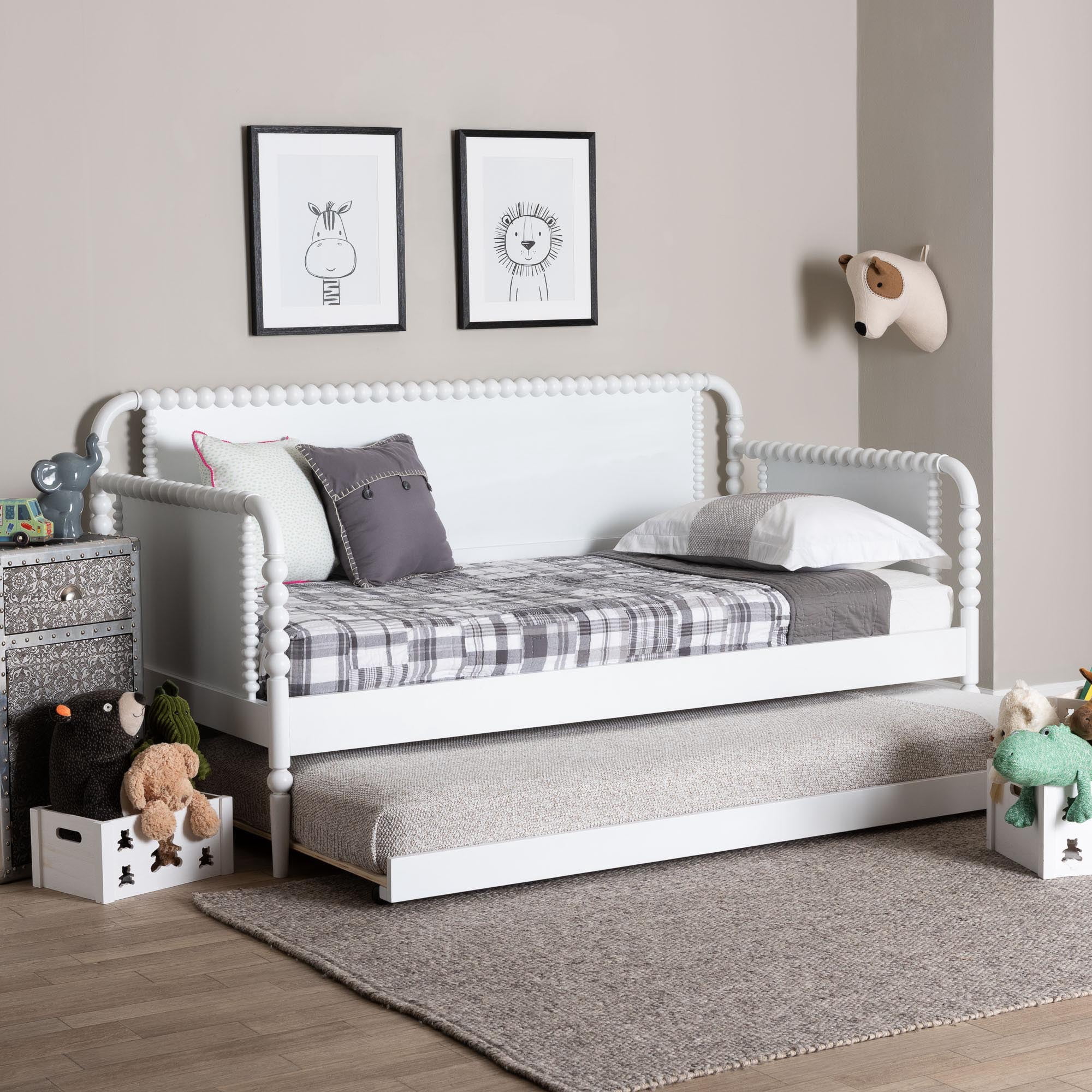 Baxton Studio Lucera Traditional Daybed with Trundle, Twin, White