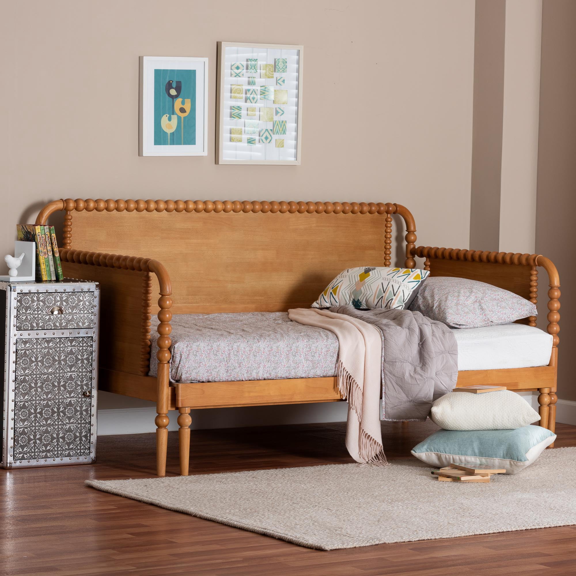 Baxton Studio Lucera Traditional Expandable Daybed, Twin to King, Oak Brown