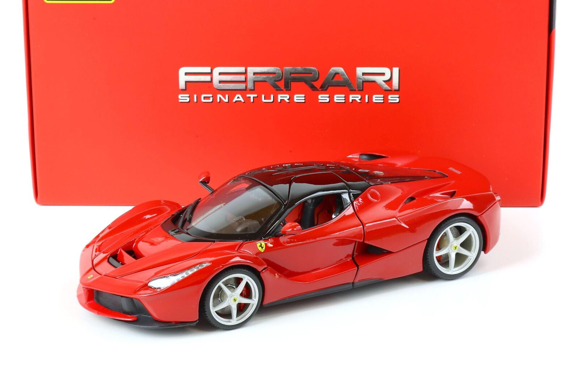 Maisto 1990 Ferrari 348 TS supercar, 1/18 scale red diecast