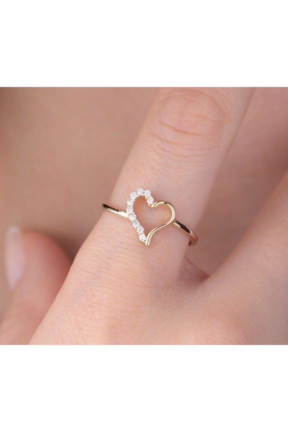 Beautiful 0.50Ct Round Cut Simulated Diamond Heart Shape Valentine Ring 14K Yellow Gold Plated Silver