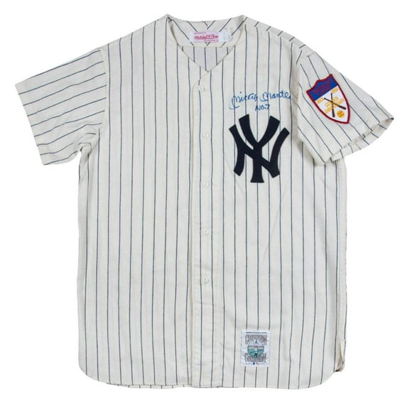 Beautiful Mickey Mantle Signed NY Yankees 1951 NO. 6 Rookie Jersey Beckett COA