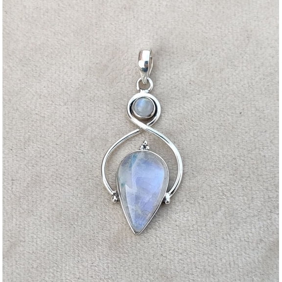 Beautiful Moonstone 925 Sterling Silver Gemstone Stylish Handmade Pendent