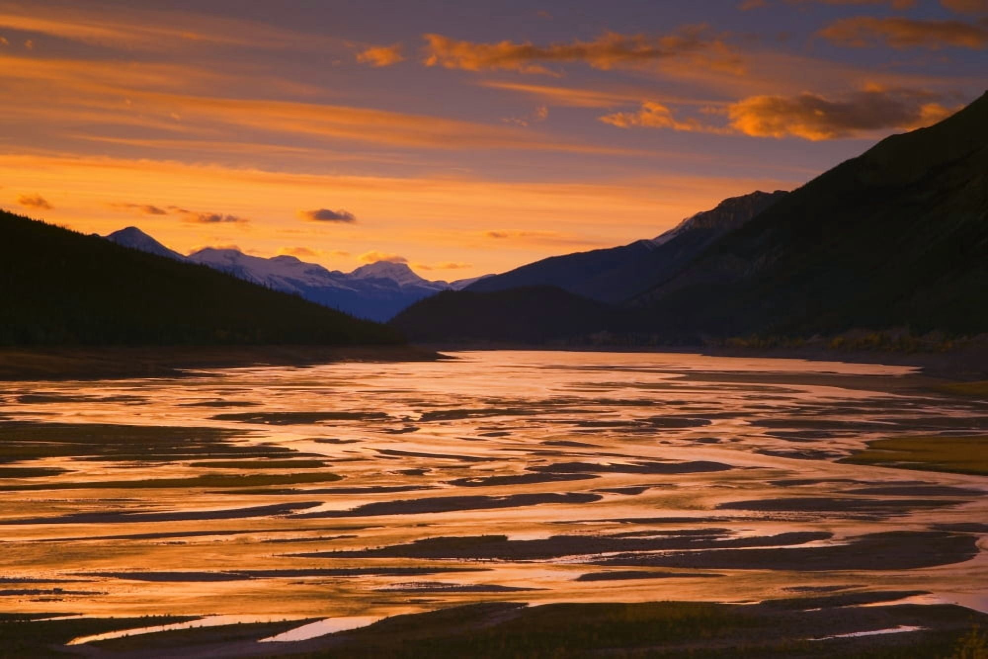 Beautiful Mountain Sunset Canvas Art - Carson Ganci Design Pics (17 x 11)