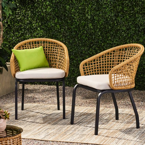 Beautifully Textured Rattan/Backyard Entertainment/Polyester Cushioned Seats