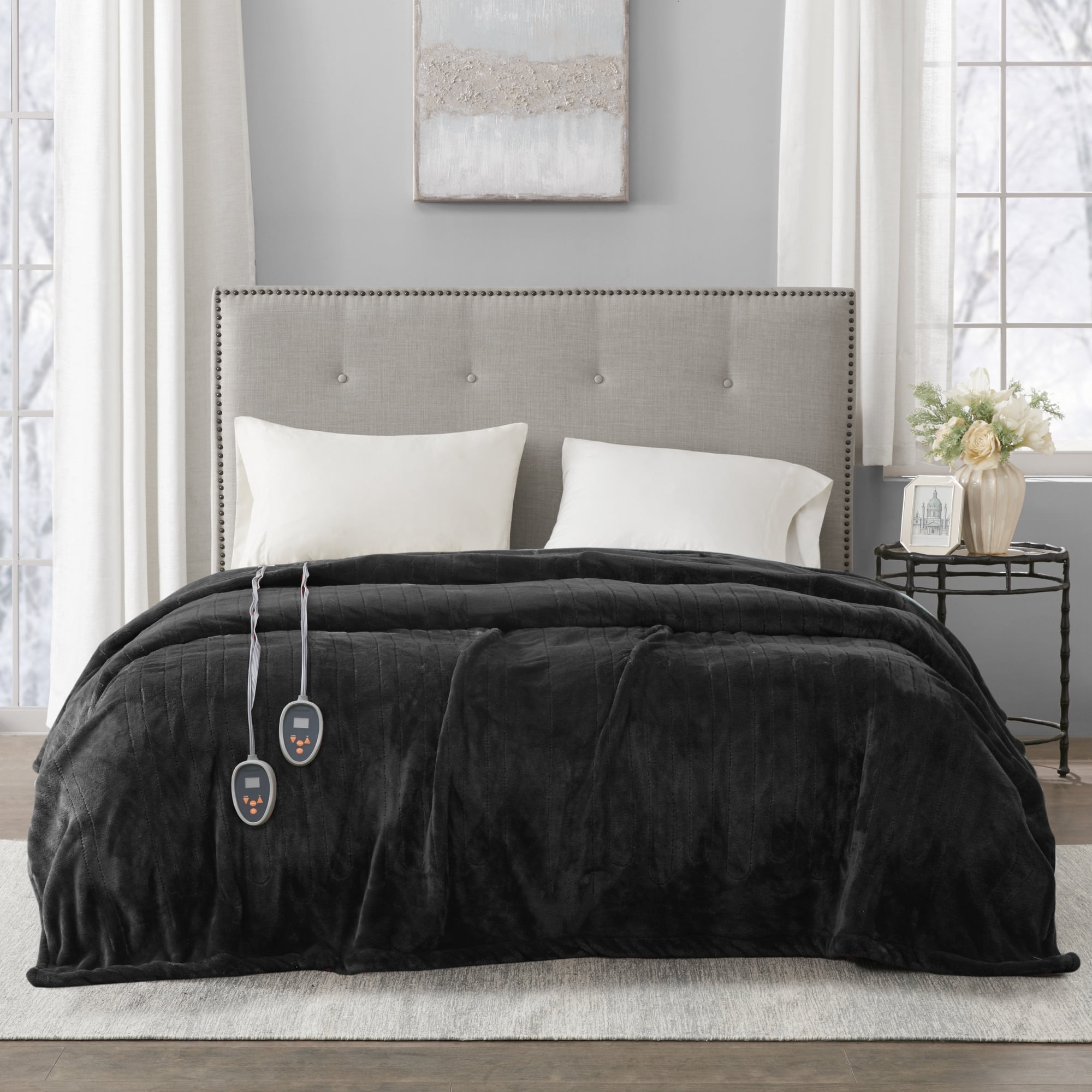 Beautyrest Heated Plush Solid Microlight Blanket, King, Black