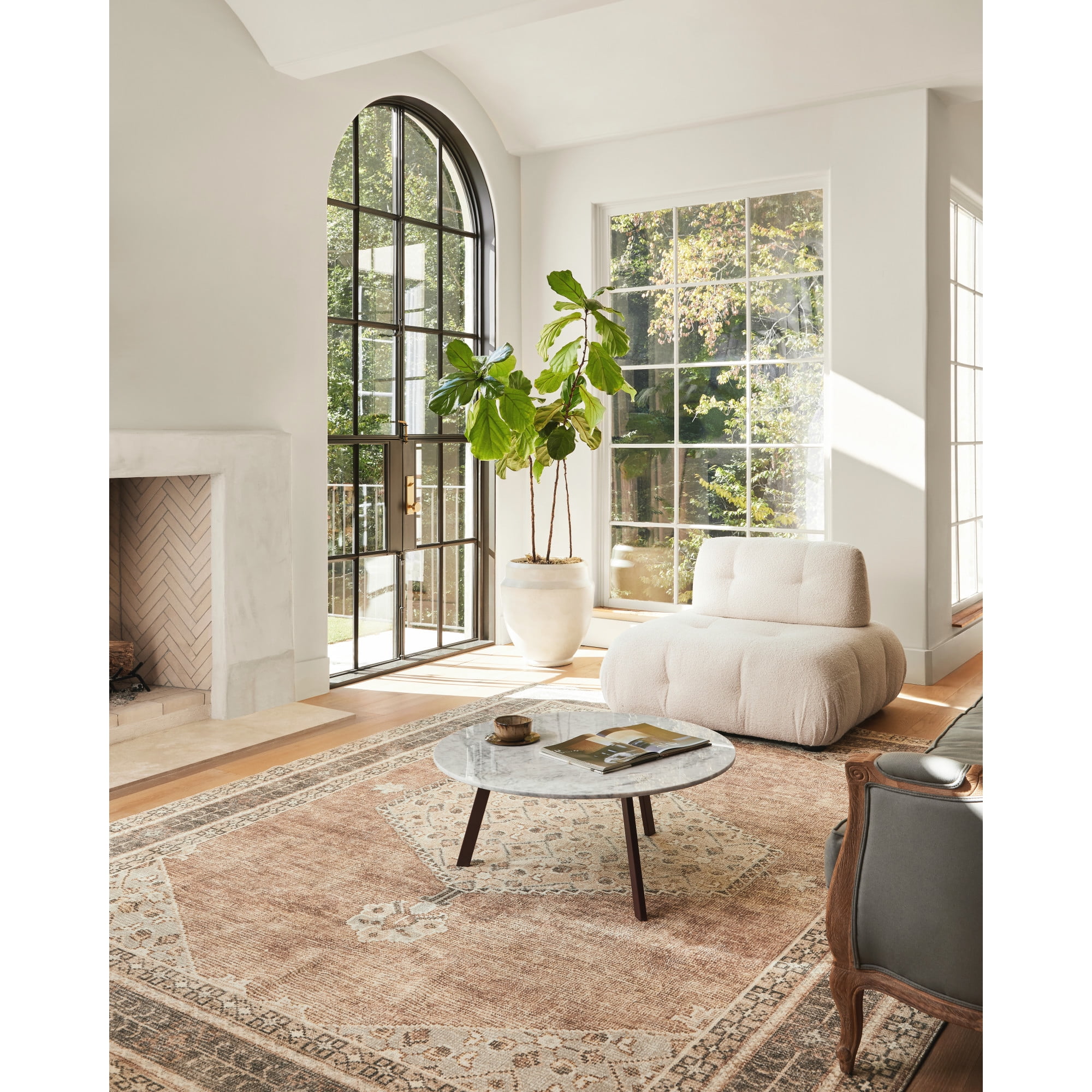 Vintage Medallion Gray Synthetic 3'11" x 5'7" Easy-Care Area Rug