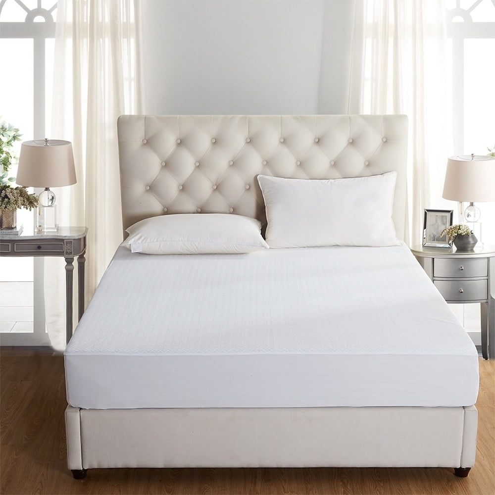 Full Size White Microfiber Waterproof Mattress Protector