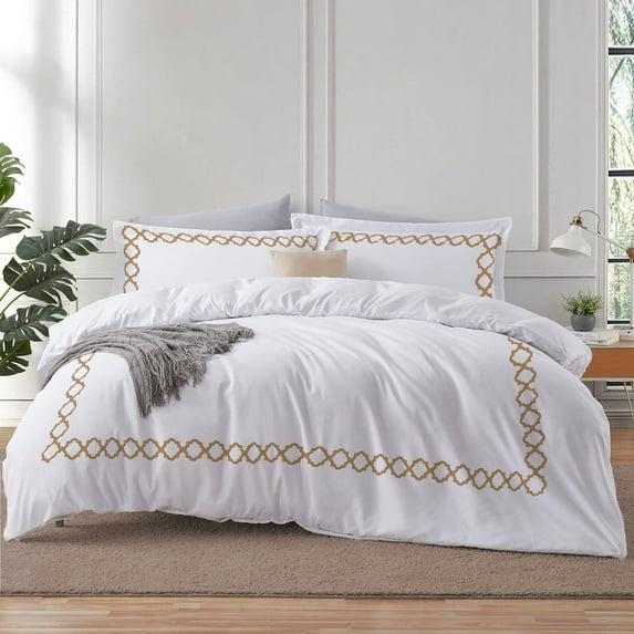 BedDecor: Enchanted Oasis Ultra Soft Brushed 3PC-600-Thread-Count Egyptian Cotton Quatrefoil Embroidery Duvet Cover Set King/California King Size Taupe Solid