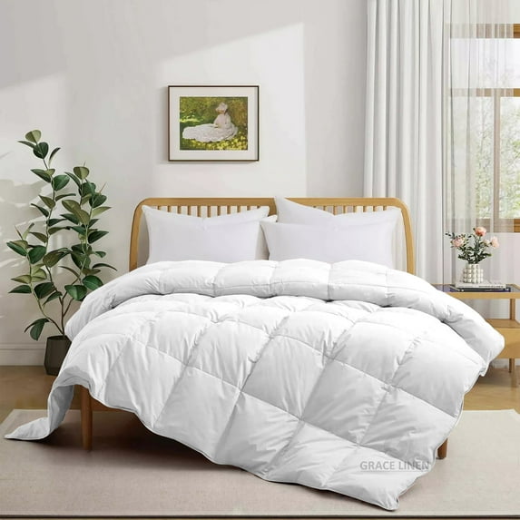 Bedding Comforter Full Size, Duvet Insert, Quilted Comforter with Corner Tabs, All Season Lightweight Quilt, Down Alternative Hotel Comforter Full Size 82X86 White