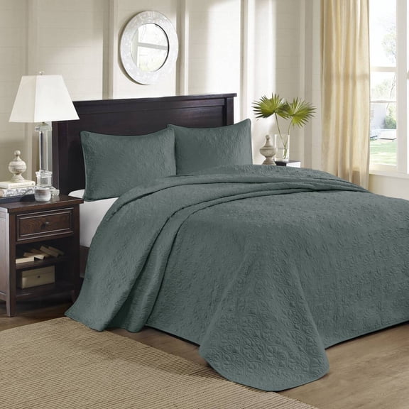 3-Piece Reversible Balsam Green Quilt Set, Full/Queen Size Bedding Set with Matching Shams