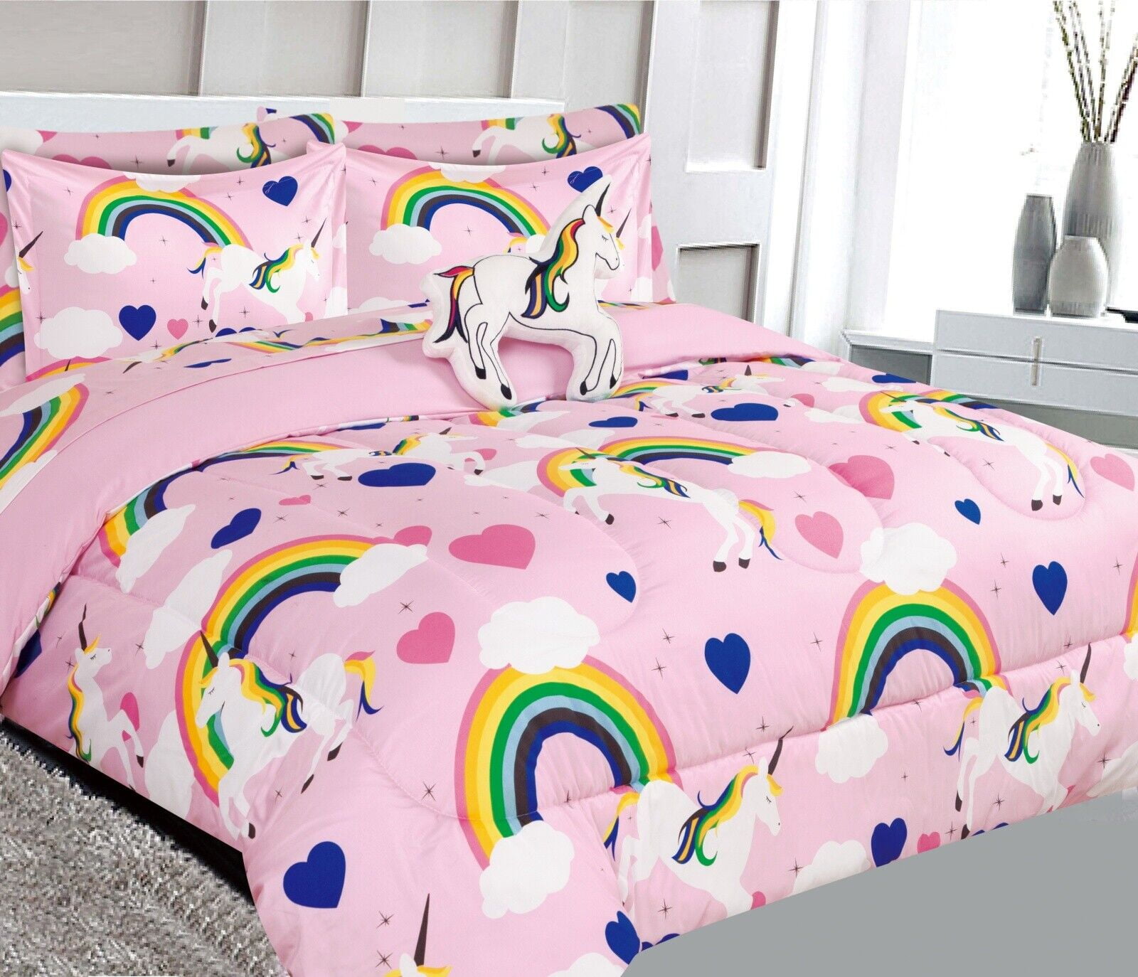 Bedding comforter in full size unicorn rainbow design matching sheet