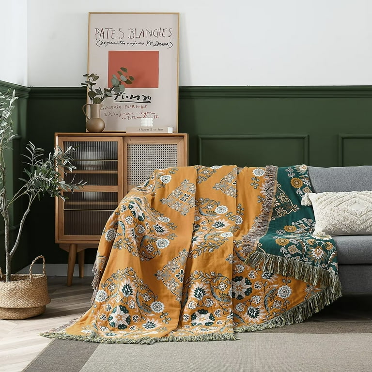 Green and new arrivals yellow blanket