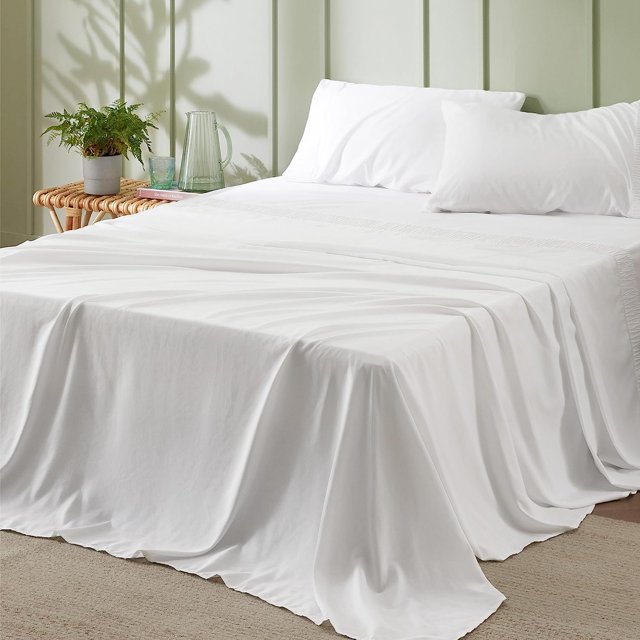 Bedsure Queen 4Piece Hotel Luxury White Sheets, Easy Care Polyester