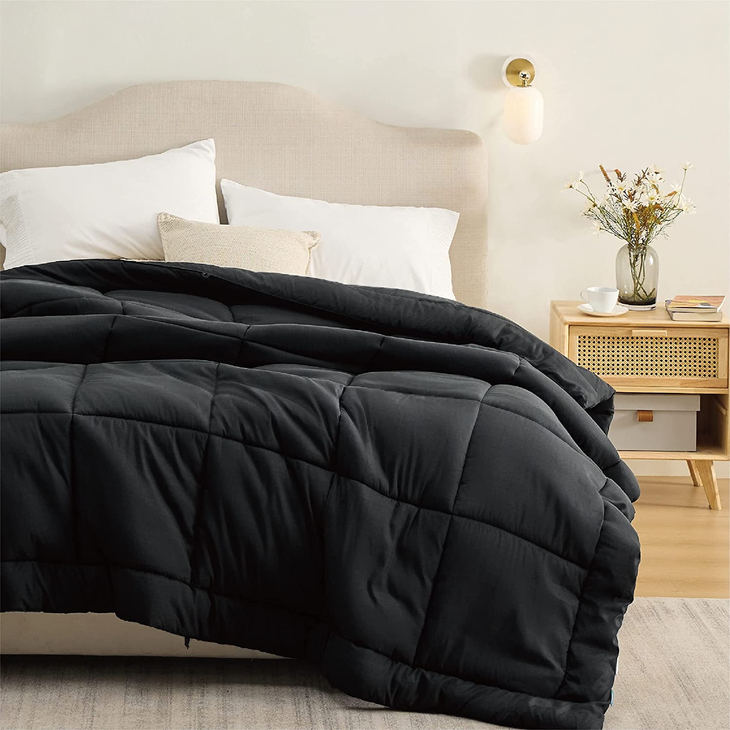 Bedsure All Season Down Alternative Comforter Duvet Insert, Queen