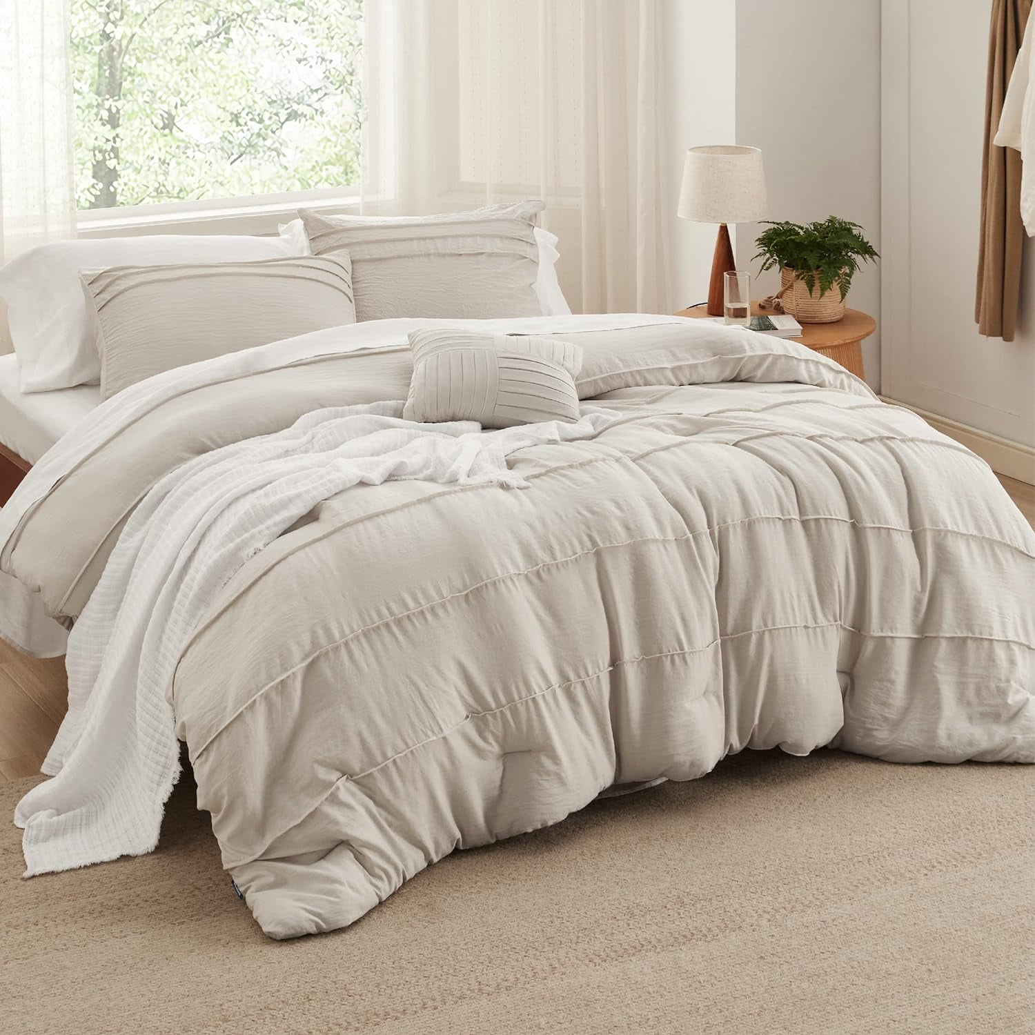 Bedsure Beige Full Comforter Set 4 Pieces Pinch Pleat Bed Set, Down