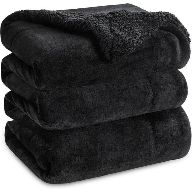 Bedsure Sherpa Fleece Queen Blankets Black Thick Warm Blankets for