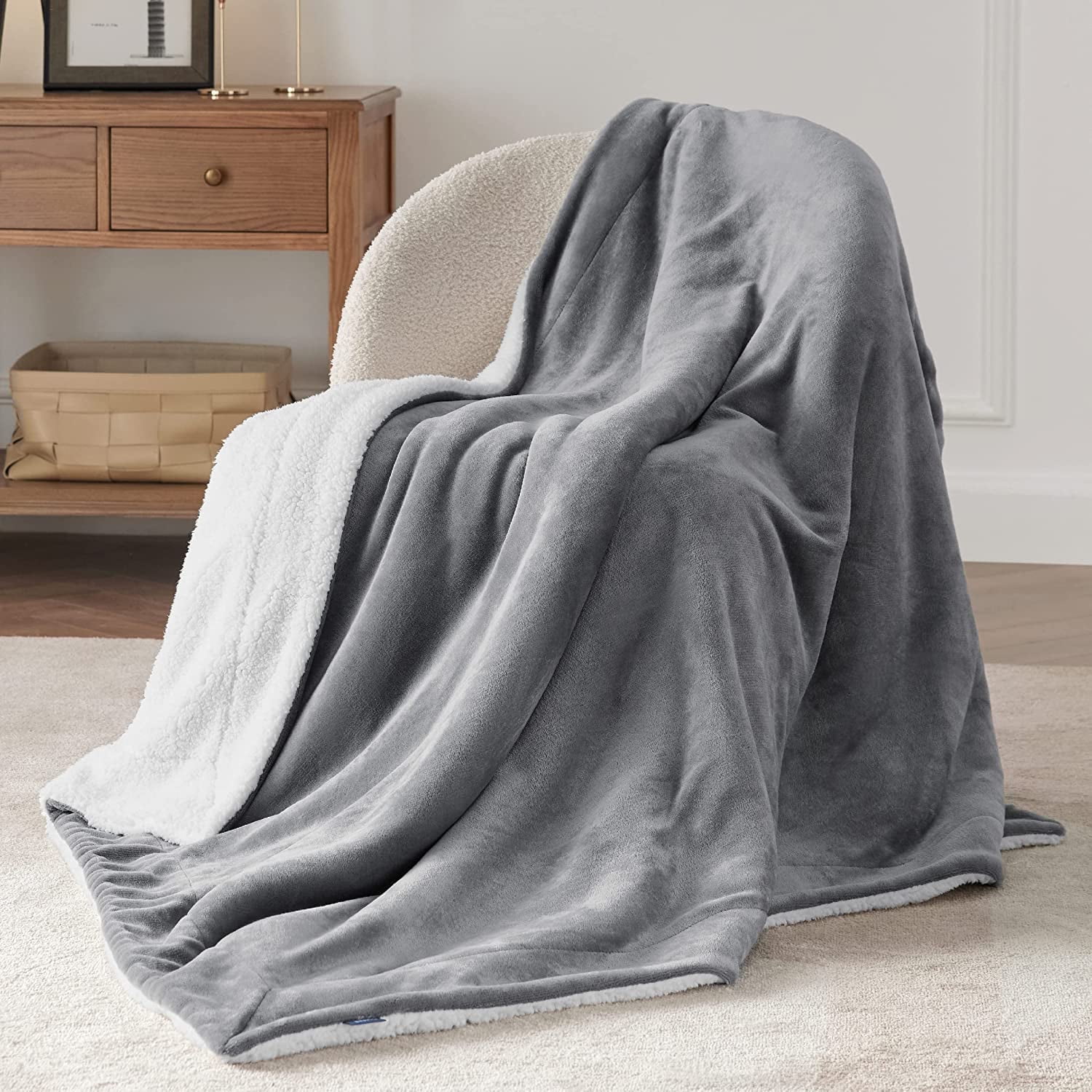 Bedsure Sherpa Fleece Throw Blanket Grey Thick and Warm Blankets Soft