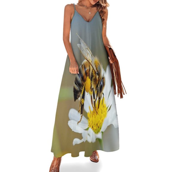 Bees Collect Honey Fine Art Sleeveless Dress Summer Dress Woman 2025