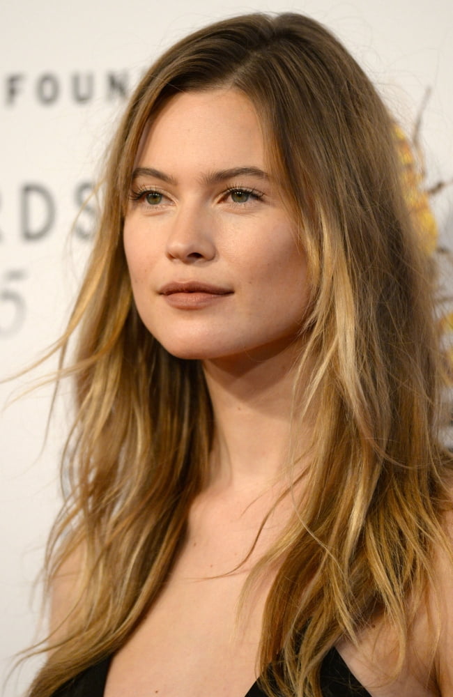 Behati Prinsloo At Arrivals For The Fragrance Foundation Awards Canvas Art - (16 x 20)