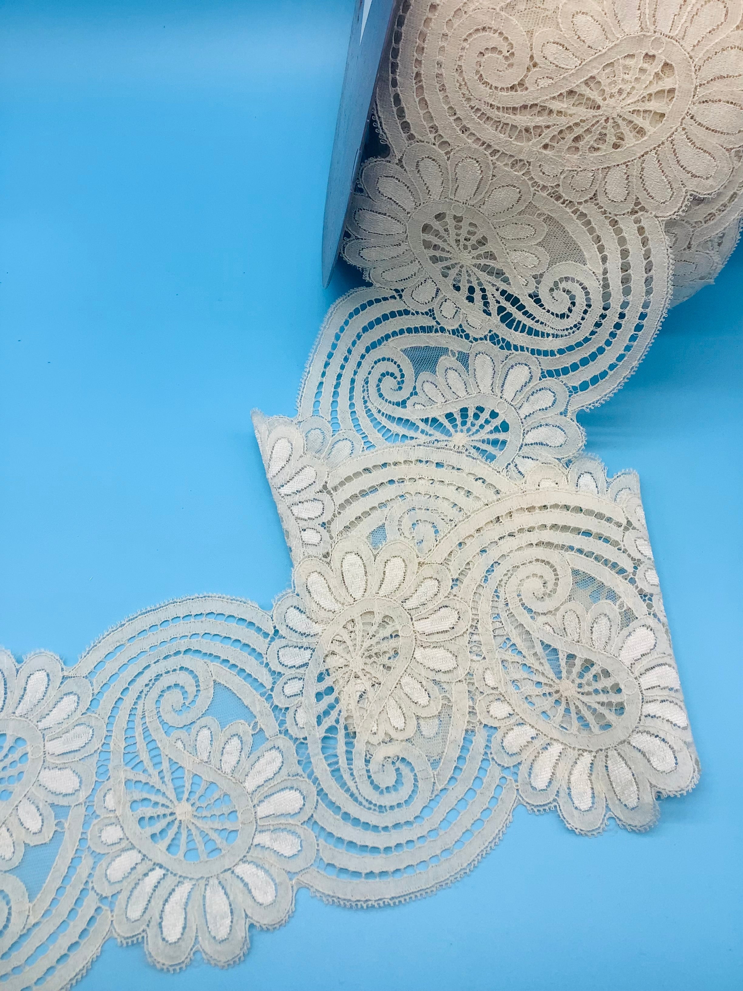 Beige 5-1/2" Paisley Lace Trim