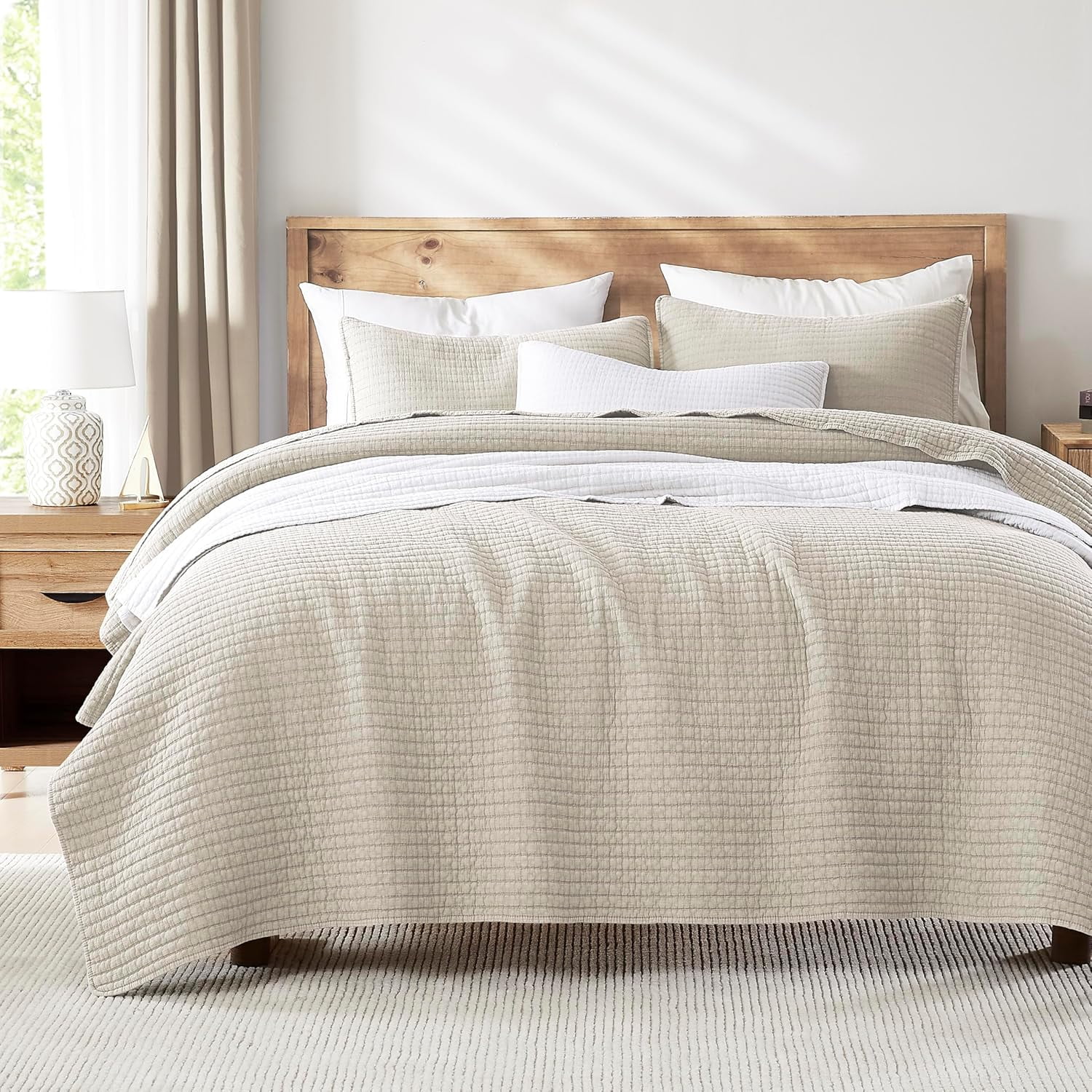 Beige Queen Size Cotton Quilt Set with Pillow Shams