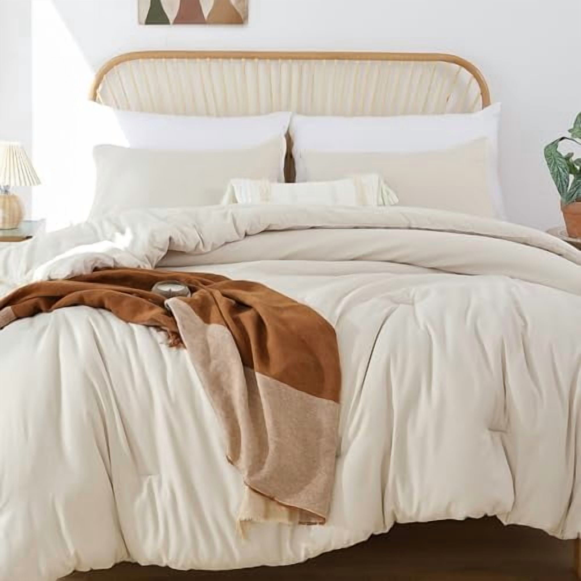 Beige Twin/Twin XL Comforter Set for College Girls Boys, 1 Comforter & 1 Pillowcase, All Season Kids Comforter Sets Lightweight Dorm Bedding