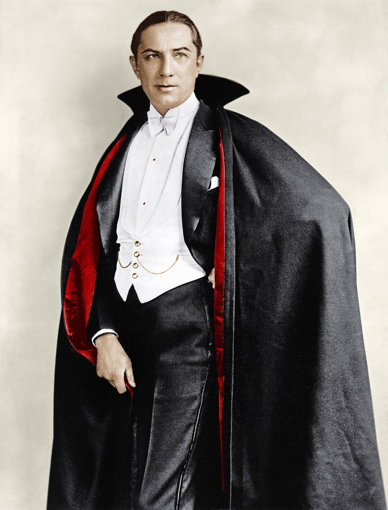 Bela Lugosi Dressed In Costume For His Role In The Broadway Play Canvas Art - (16 x 20)
