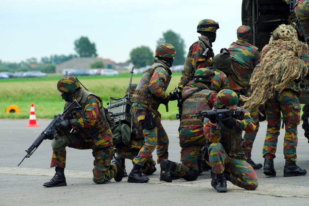Belgian paracommandos entering the scene during an evacuation training session Canvas Art - Luc De JaegerStocktrek Images (34 x 23)