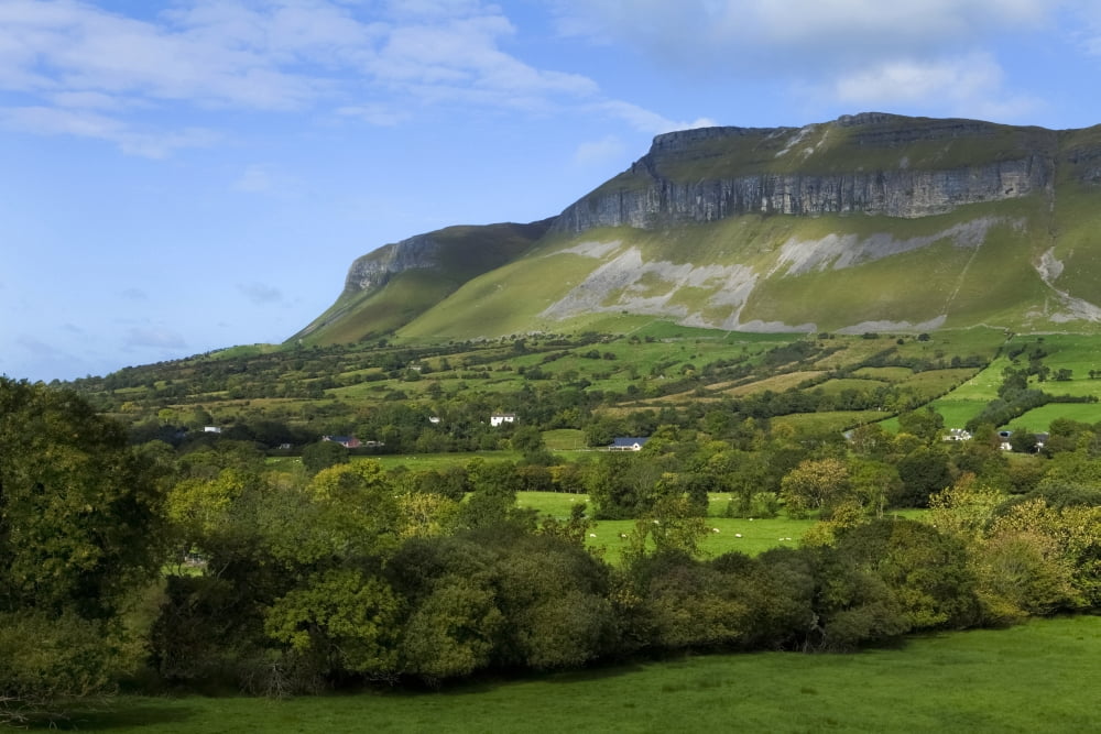 Benbulben and Kings Mountain County Sligo Ireland Canvas Art - George Munday Design Pics (19 x 12)