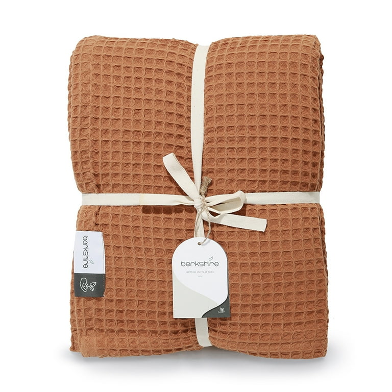 FRESHFOLDS Beige 100% Cotton Twin Lightweight Waffle Weave Blanket, Brown