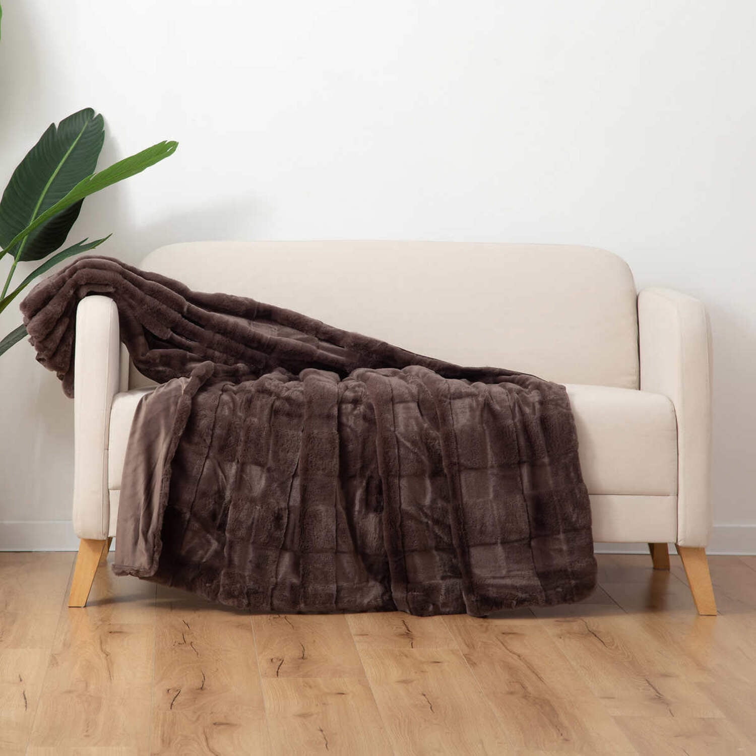 Berkshire Collection Faux Fur Throw